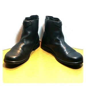 L.L. Bean Black Leather Ankle Boots, Sz 8.5